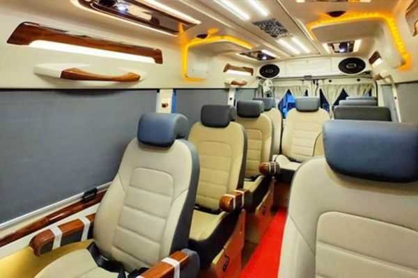 9 Seater Tempo Traveller Mysore